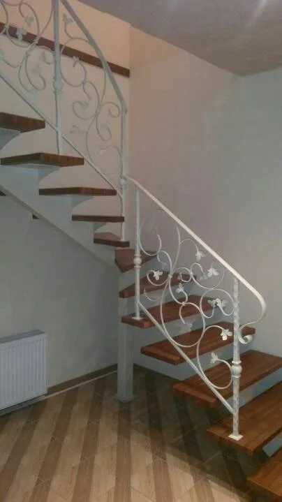 Trepju Un Balkonu Margas 38