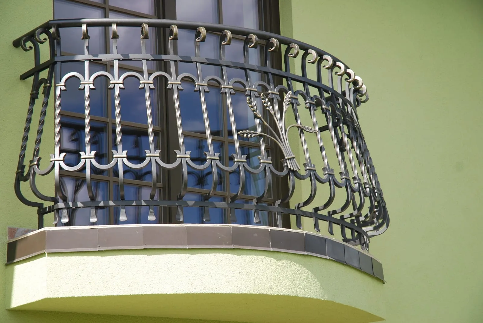 Trepju Un Balkonu Margas 58